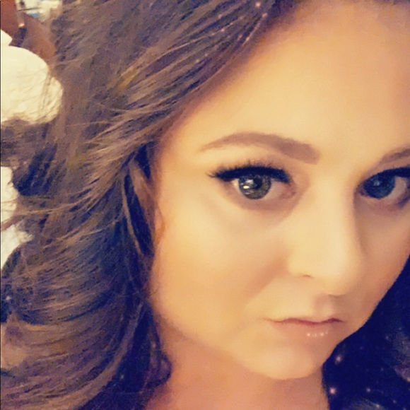 Profile Picture of Whitney Dyer (@atwhitsend) on Poshmark