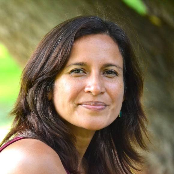 Profile Picture of Fabiola Lugo-schramm (@fabilsa) on Poshmark