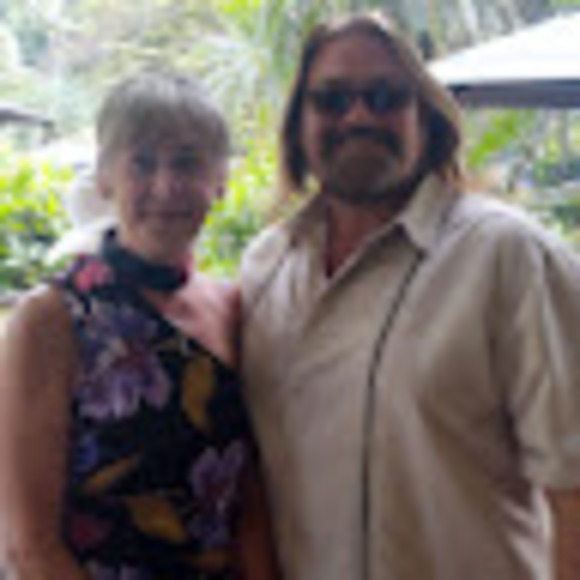 Profile Photo of Jim and linda Slifko (@theslifkos) on Poshmark