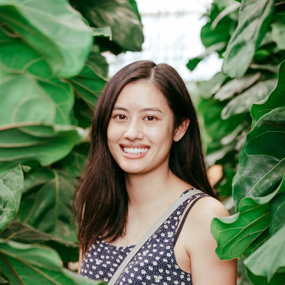 Profile Picture of Lyly Nguyen (@lalalalyly) on Poshmark