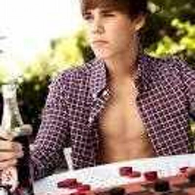 Profile Picture of Maria Camila Almario (@niquita1215) on Twitter