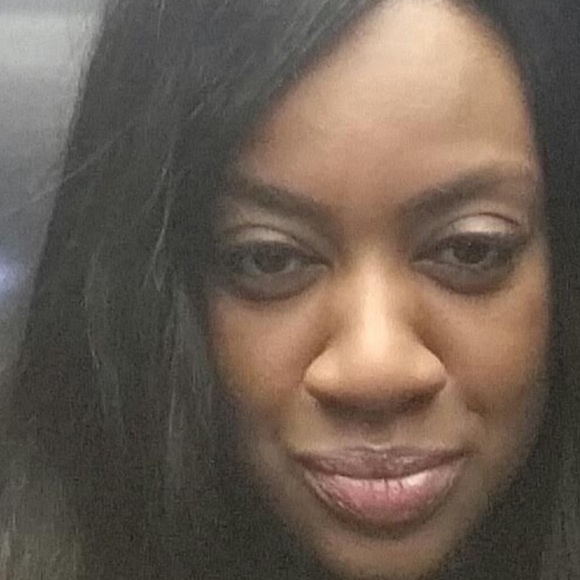 Profile Picture of Tosha Jones (@toshaljones) on Poshmark