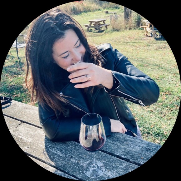 Profile Picture of Sylvie Castonguay (@sylvieanne21) on Poshmark