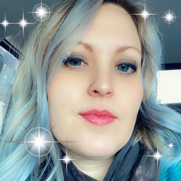 Profile Picture of Lisa Madsen (@baklava129) on Poshmark