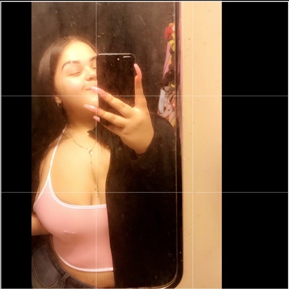 Profile Picture of Savannah Lewis (@slewis1333) on Poshmark