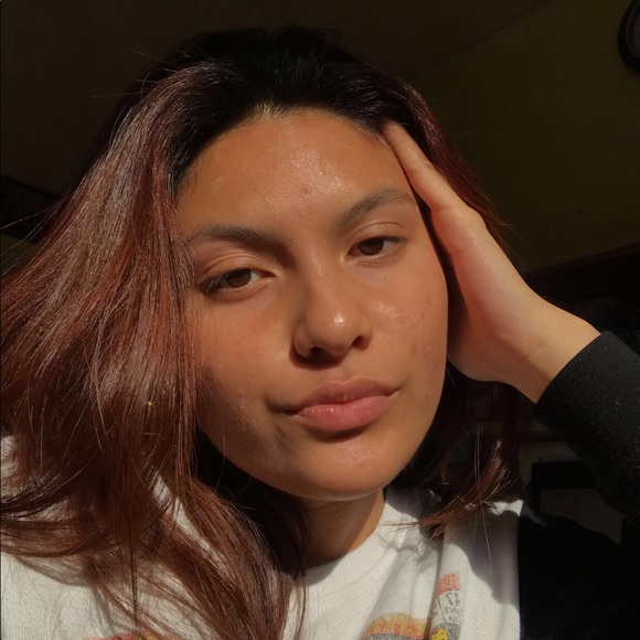 Profile Picture of Yllena Napiza (@cyllena) on Poshmark