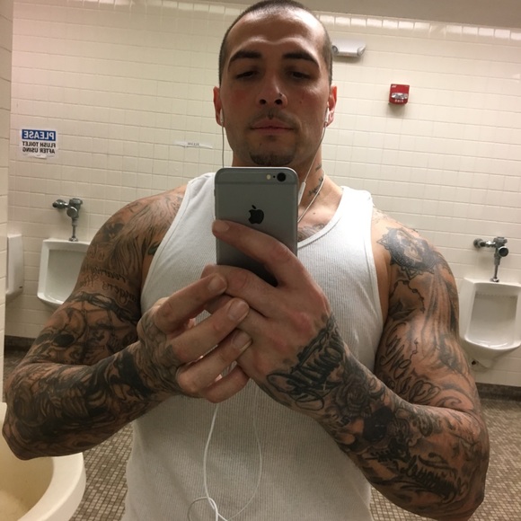 Profile Picture of Edward Jimenez (@erjimenez1981) on Poshmark