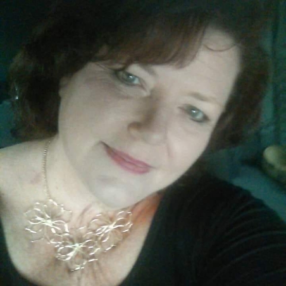 Profile Picture of Lori Vicente (@lorimv648) on Poshmark