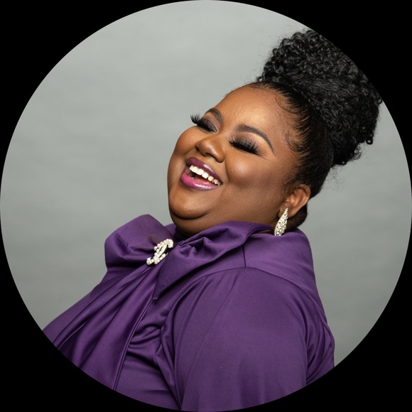 Profile Picture of Brittney Holmon (@brittney9611) on Poshmark