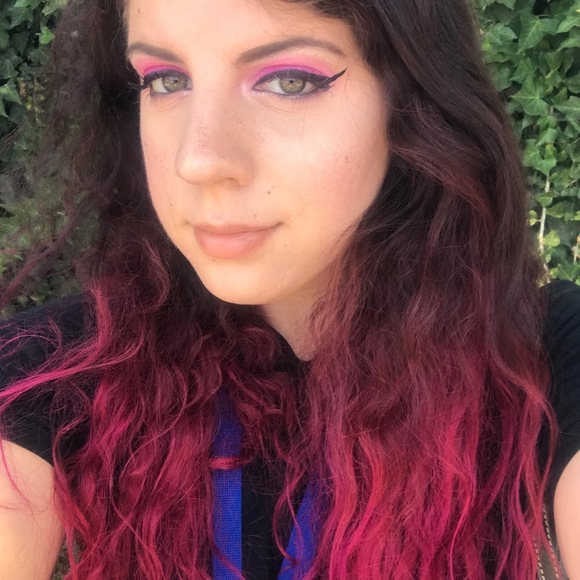 Profile Picture of Amanda Sforza (@amandasforza) on Poshmark