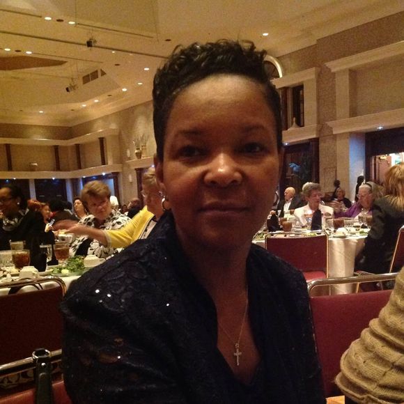 Profile Picture of Sheila Miles (@smiles2650) on Poshmark