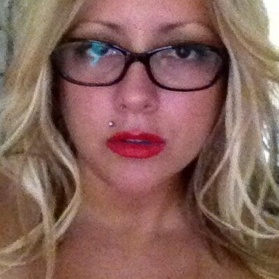 Profile Picture of Lisa Schreckenstein (@IAmMrsSchreck) on Twitter