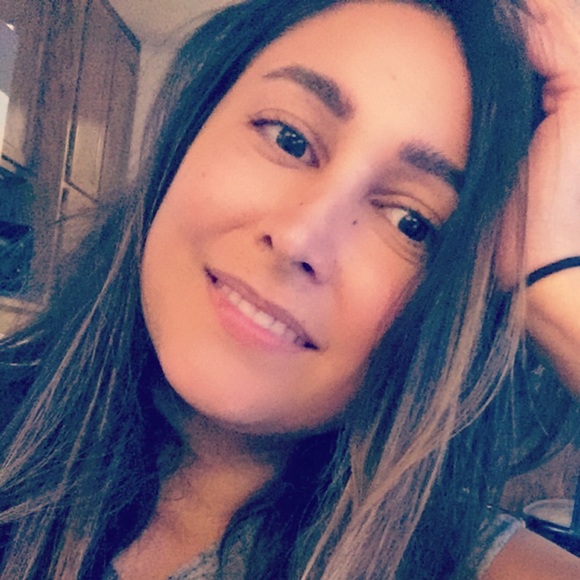 Profile Picture of Justine Sandu (@justinesandu) on Poshmark