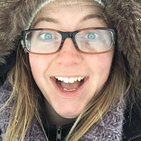 Profile Picture of Devin King (@devinking1104) on Poshmark