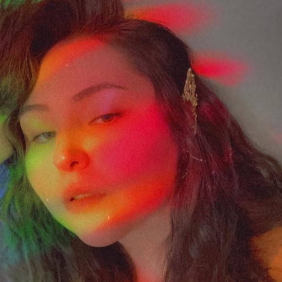 Profile Picture of Jade Roy (@jaderoy_) on Poshmark