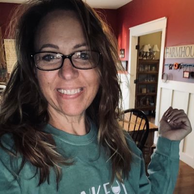 Profile Picture of Christy Myers (@startonmiddleC) on Twitter