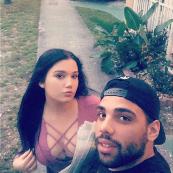 Profile Picture of Lisel Ortiz (@lisyerne) on Poshmark