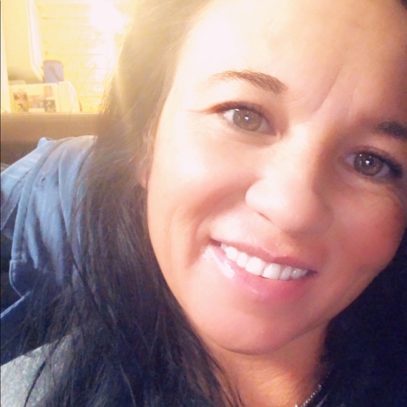 Profile Picture of Christy Battreall (@cbattreall) on Poshmark