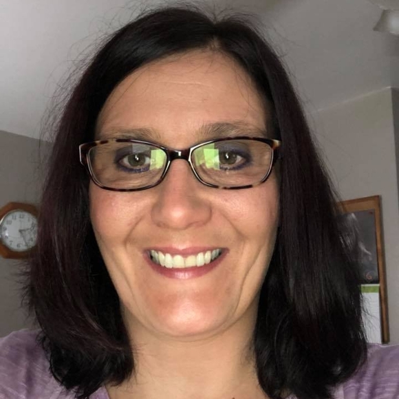 Profile Picture of Kim Picolo (@kimpicolo) on Poshmark