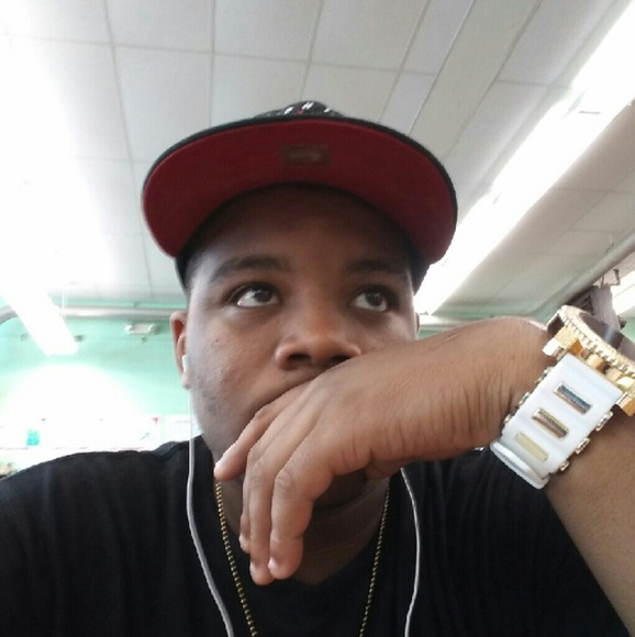 Profile Picture of Corey Harris (@coreydaking) on Poshmark
