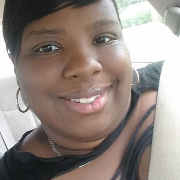 Profile Picture of Crystal Wiggins (@cwiggins1029) on Poshmark