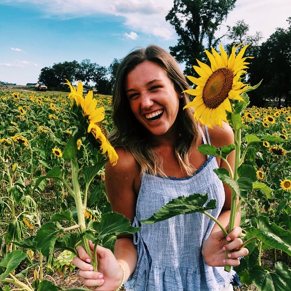 Profile Picture of Savannah Friedlin (@savfriedlin) on Poshmark