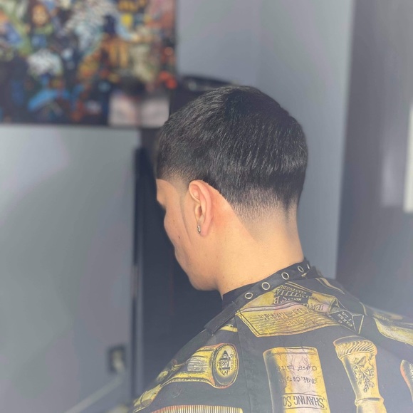 Profile Picture of Julian Gonzalez (@103101gonzalez) on Poshmark