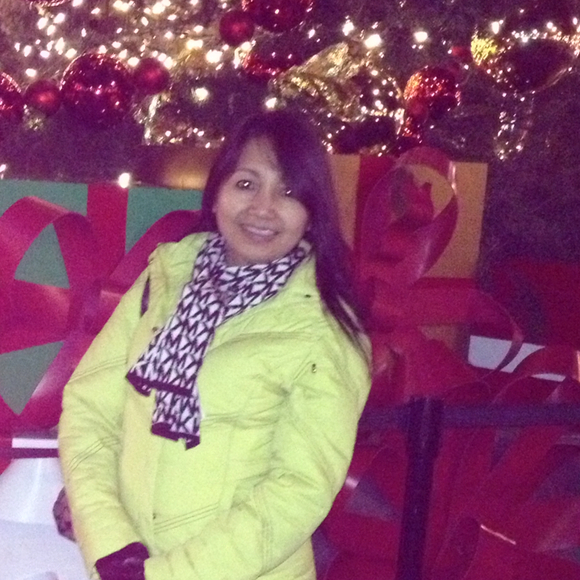 Profile Picture of Ellen Boado (@ellenboado) on Poshmark