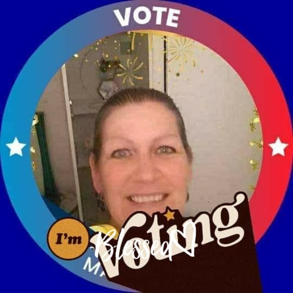 Profile Picture of Pam Selke (@selkegirl4) on Poshmark