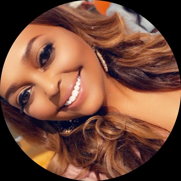 Profile Picture of Kelcey Stuart (@kastuart1992) on Poshmark