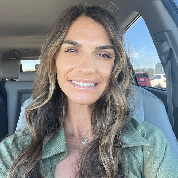 Profile Picture of Paula Ramsey (@pauladinuta) on Poshmark