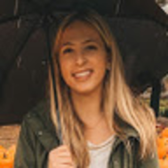 Profile Picture of Claire Barnes (@clairebarnes326) on Poshmark