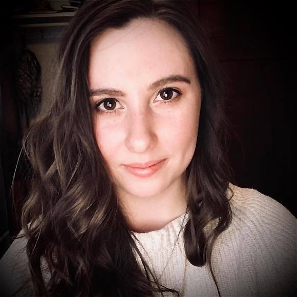 Profile Picture of Carly Ingalls (@carlyingalls) on Poshmark