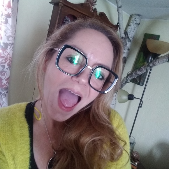 Profile Picture of Addy Arpin (@addyarpin) on Poshmark