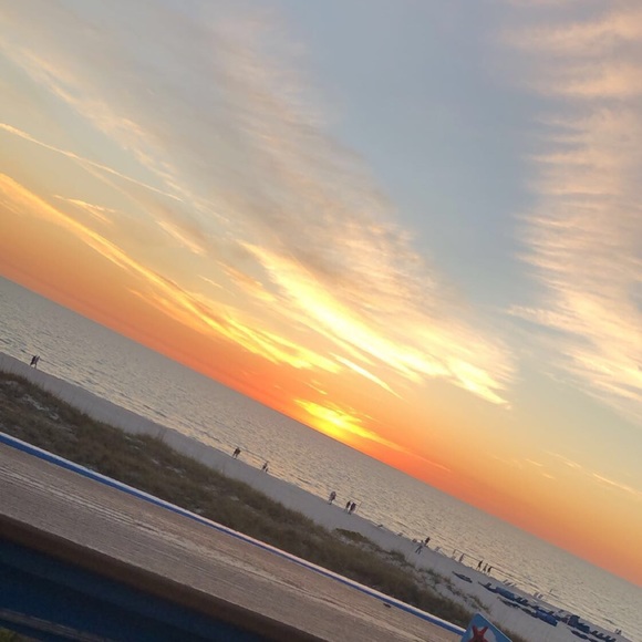 Profile Picture of Kate Vaughn (@kvaughnnn) on Poshmark