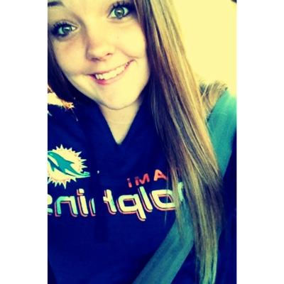 Profile Picture of Shelby White (@@shel_burt) on Twitter