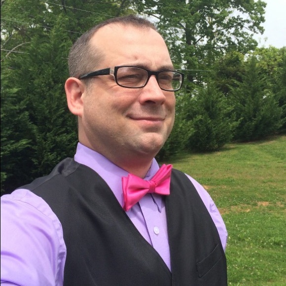 Profile Picture of Matthew Huffman (@mhuffmanintn) on Poshmark