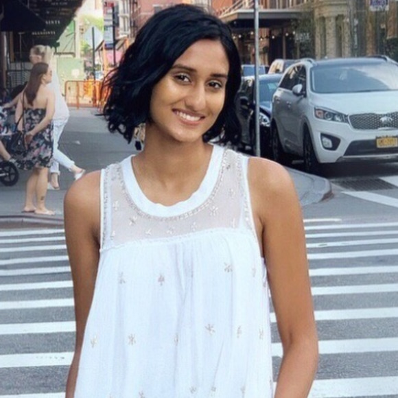 Profile Picture of Avni Patel (@avniap5) on Poshmark