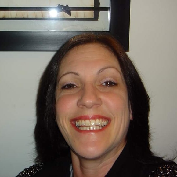 Profile Picture of Debbie Grant (@demari4) on Poshmark