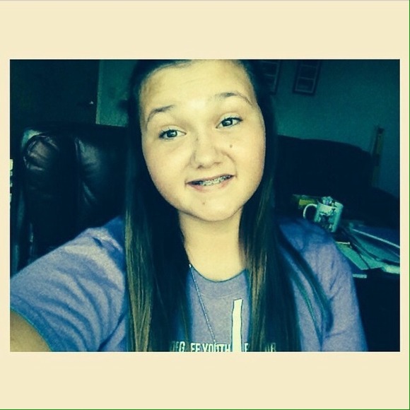 Lauryn Beely - Poshmark Profile Picture of Lauryn Beely (@lauryn_x3) on Poshmark