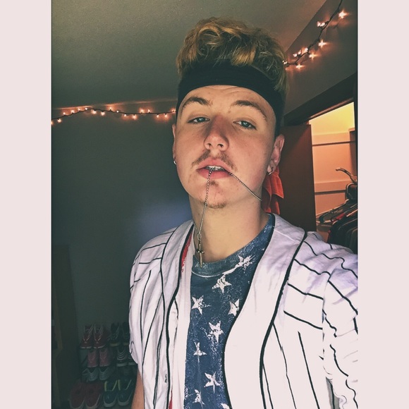 Profile Picture of Christian Walstad (@irealchristian) on Poshmark