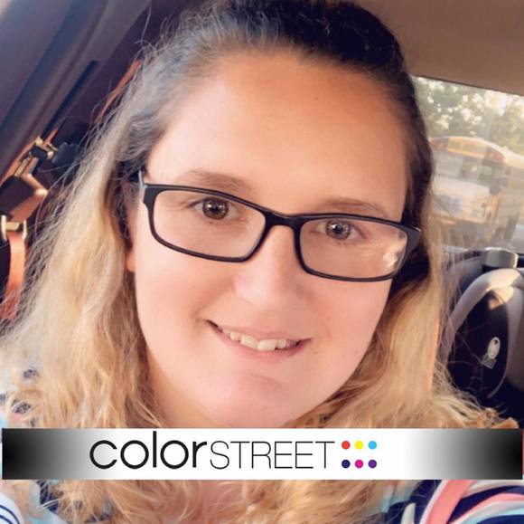 Profile Picture of Amy Swantner (@amyswantner) on Poshmark