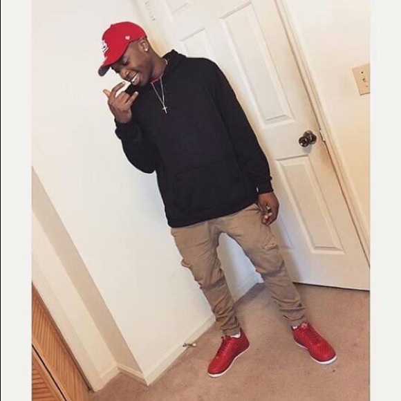 Profile Picture of Tyree Campbell (@tyree_campbell) on Poshmark