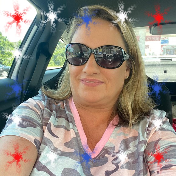 Profile Picture of Lori Locklear (@l_locklear) on Poshmark