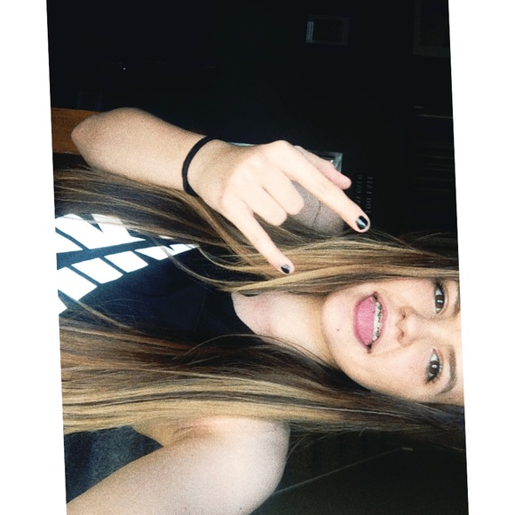 Profile Picture of Sophie Michaelsen (@sophmichaelsen) on Poshmark