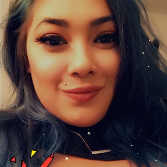 Profile Picture of Dulce Jimenez (@dj53873) on Poshmark