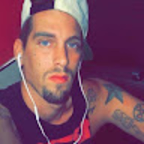 Profile Picture of Wayne Steve (@outlaw63049) on Poshmark