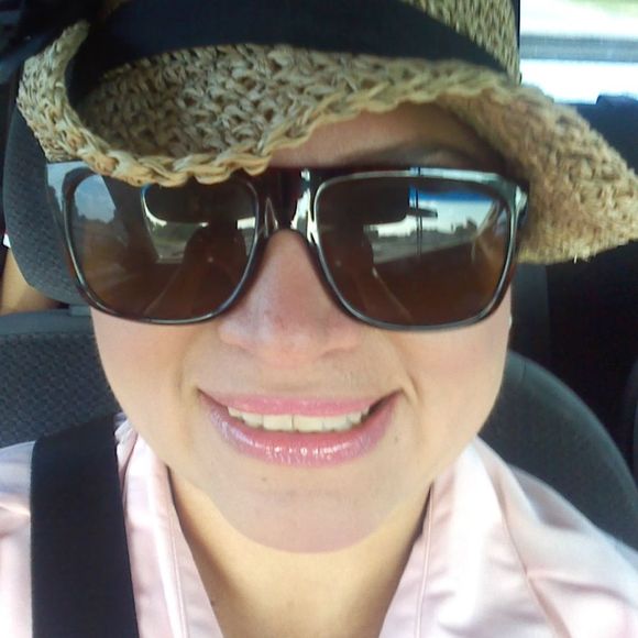 Profile Picture of Audra Munoz (@audramunoz) on Poshmark