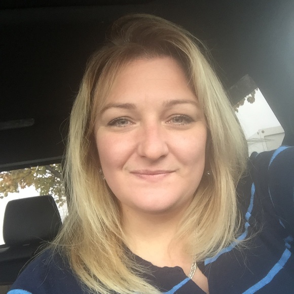 Profile Picture of Leann Bauer (@ponygrl33) on Poshmark