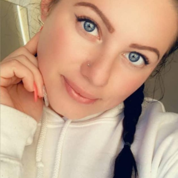 Profile Picture of Kenton James (@kentonjames007) on Poshmark